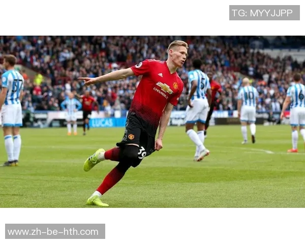 孤独足球球星在光辉与孤寂中前行的心路历程与奋斗精神